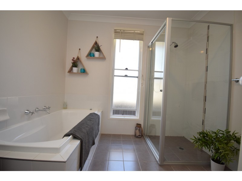 17 George Lee way, North Nowra NSW 2541