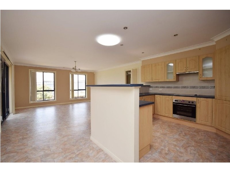 11 Cornelius Place, Nowra NSW 2541