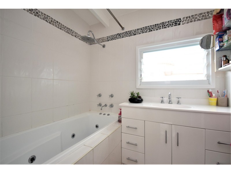 123 Greens Road, Greenwell Point NSW 2540