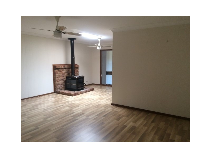 27 SALISBURY DRIVE, Nowra NSW 2541