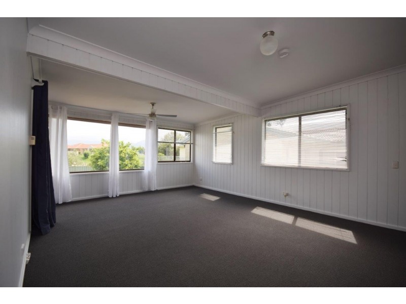 105 Moss Street, Nowra NSW 2541