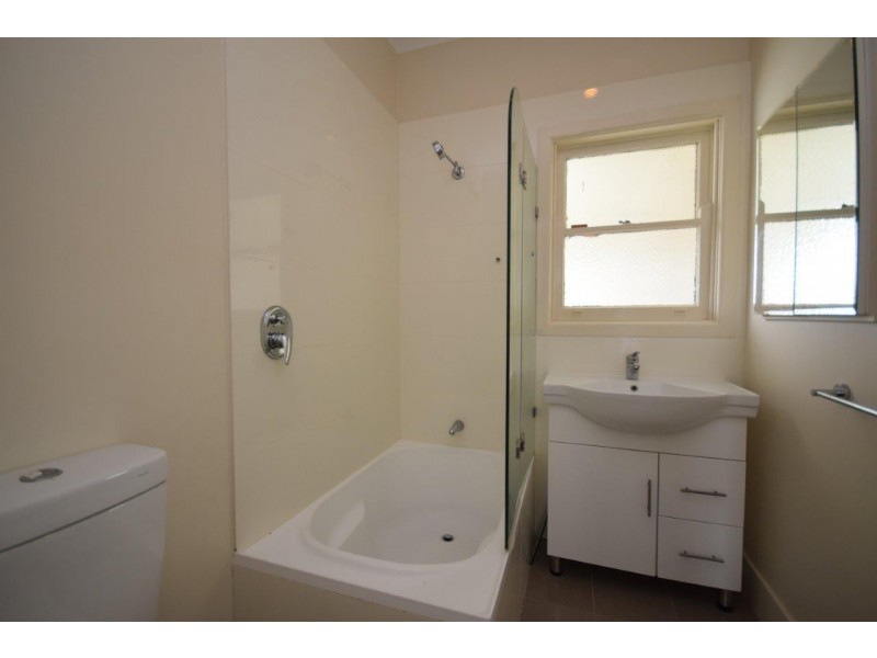 105 Moss Street, Nowra NSW 2541