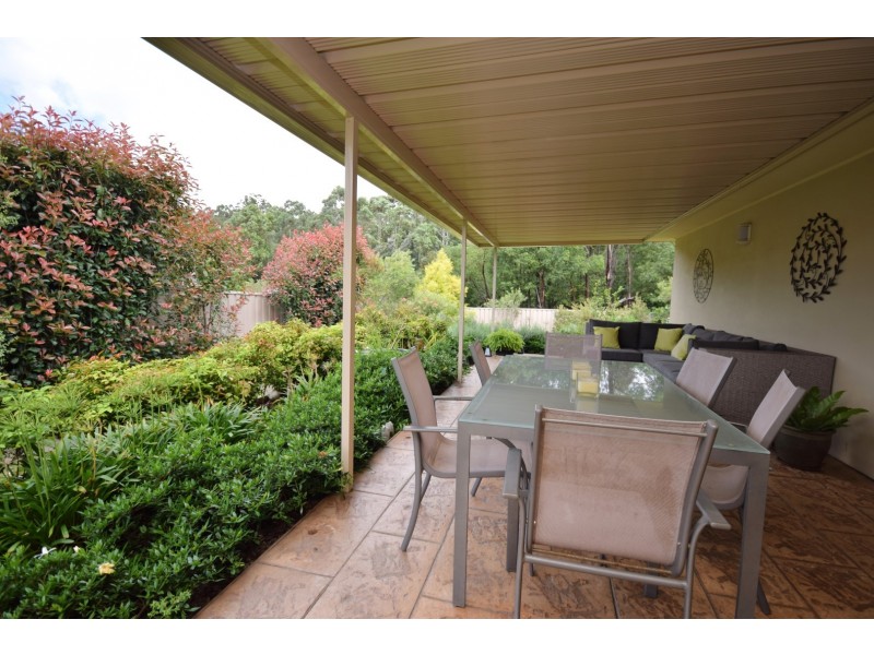 41 Emerald Drive, Meroo Meadow NSW 2540