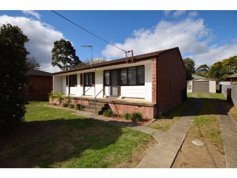 43 Sampson Crescent, Bomaderry NSW 2541