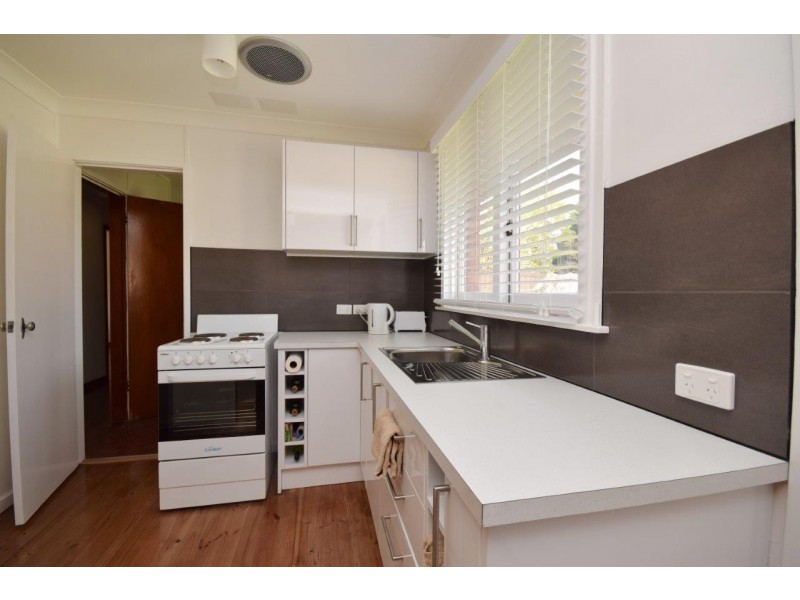 43 Sampson Crescent, Bomaderry NSW 2541