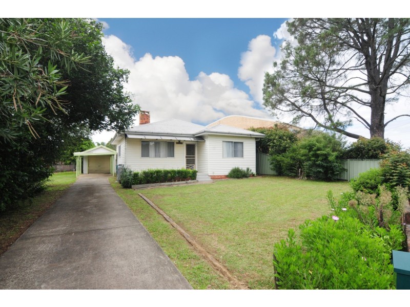 62 Meroo Road, Bomaderry NSW 2541