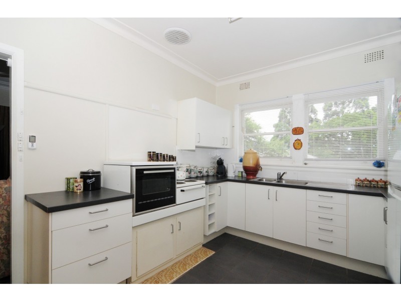 62 Meroo Road, Bomaderry NSW 2541