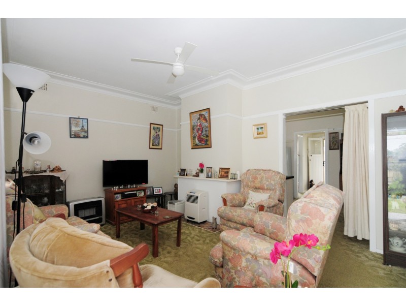 62 Meroo Road, Bomaderry NSW 2541