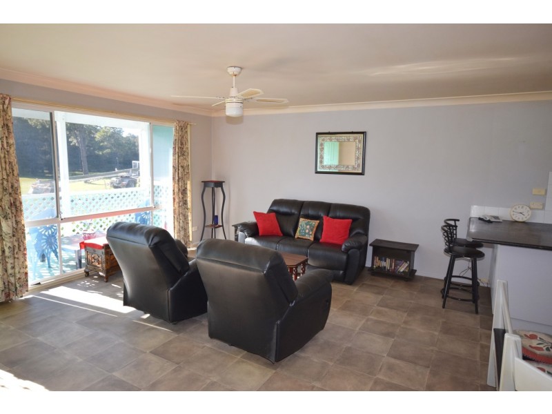 131 Greens Road, Greenwell Point NSW 2540