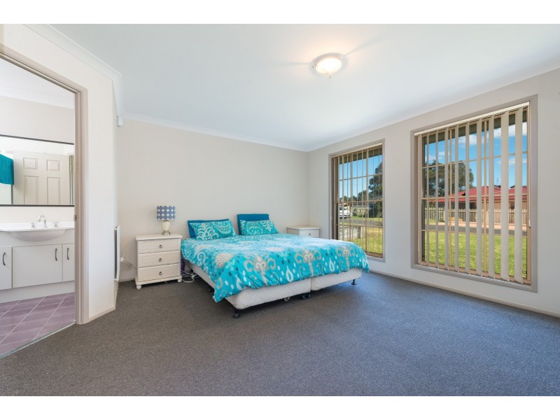 10 Kembla Close, Nowra NSW 2541