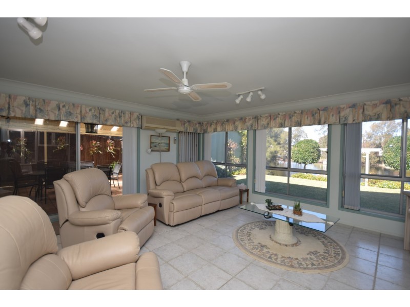 78 Jacobs Drive, Sussex Inlet NSW 2540