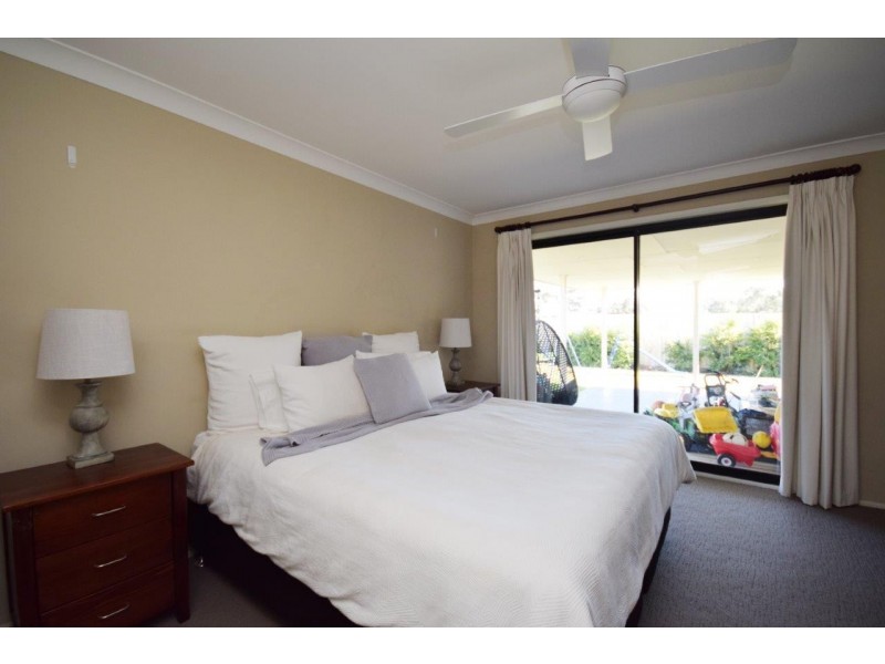 8 Wattlebird Road, South Nowra NSW 2541