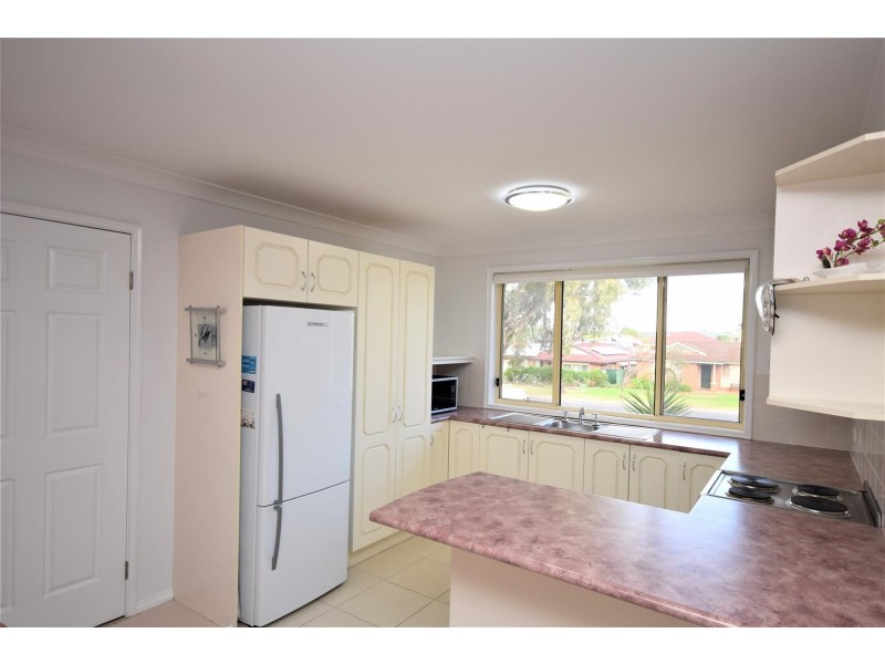 11 Isa Road, Worrigee NSW 2540