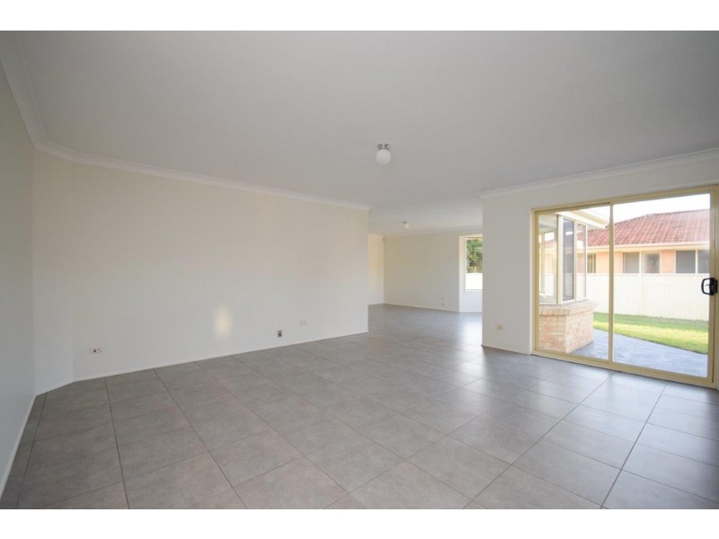 37 Robinia Way, Worrigee NSW 2540