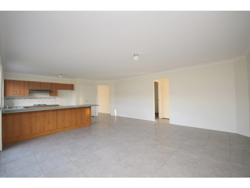 37 Robinia Way, Worrigee NSW 2540