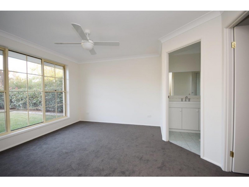 37 Robinia Way, Worrigee NSW 2540