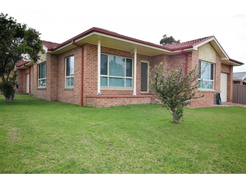 1 and 2/8 Flanagan Court, Worrigee NSW 2540