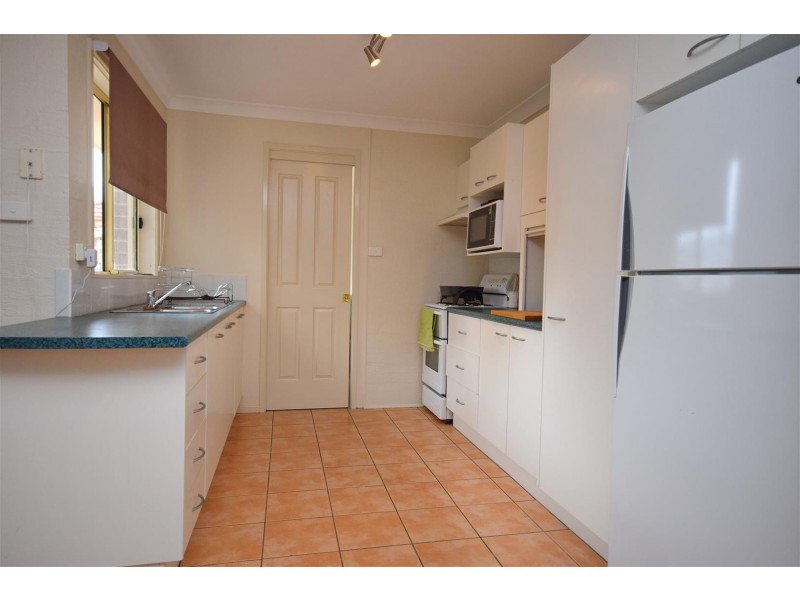 1 and 2/8 Flanagan Court, Worrigee NSW 2540