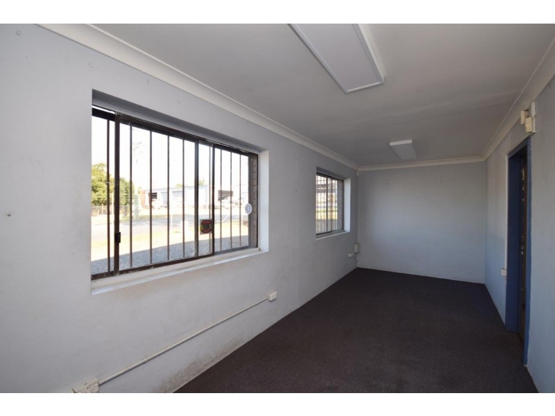 18a CONCORDE WAY, Bomaderry NSW 2541