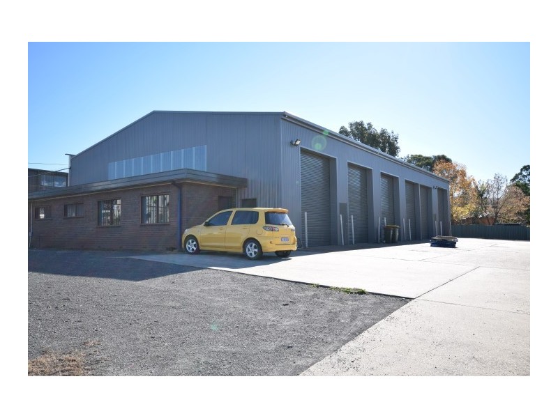 18b CONCORDE WAY, Bomaderry NSW 2541