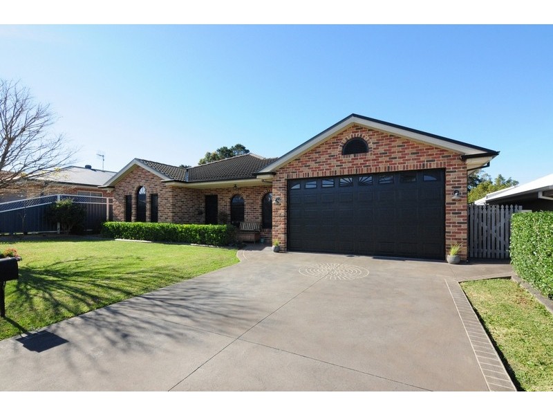 11 Jade Place, Meroo Meadow NSW 2540