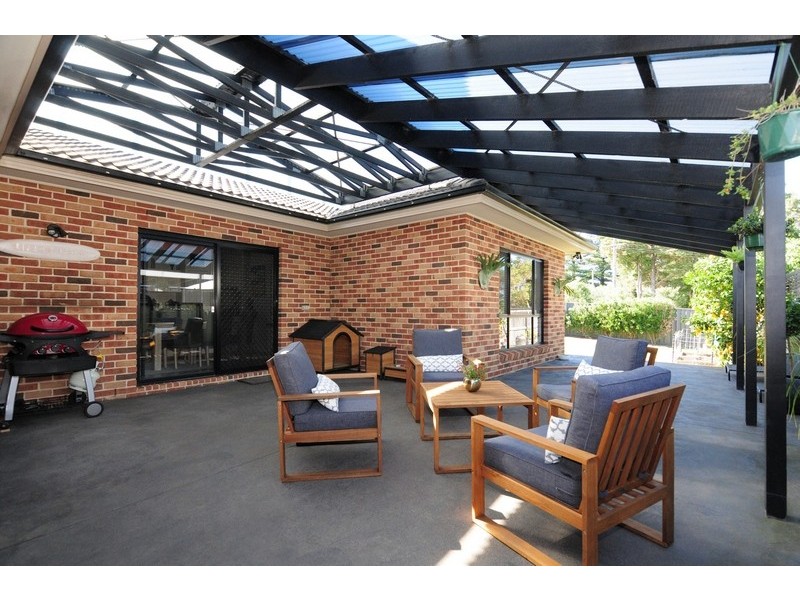 11 Jade Place, Meroo Meadow NSW 2540