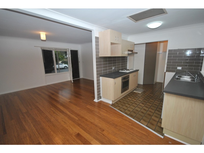 33 Sampson Crescent, Bomaderry NSW 2541