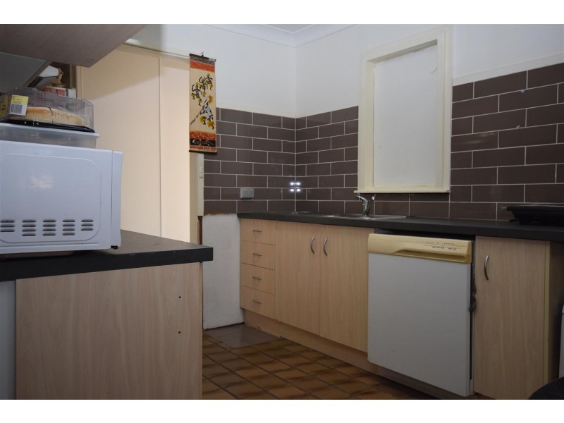 33 Sampson Crescent, Bomaderry NSW 2541