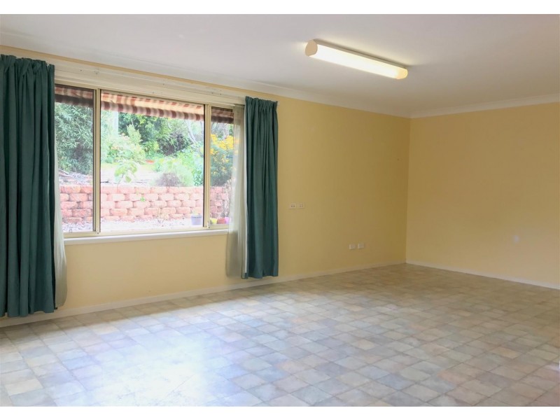 11 Nundah Close, Bomaderry NSW 2541