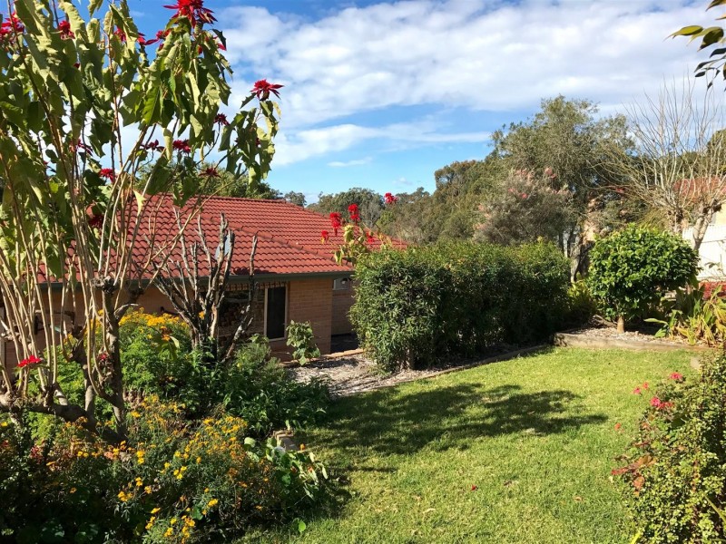 11 Nundah Close, Bomaderry NSW 2541