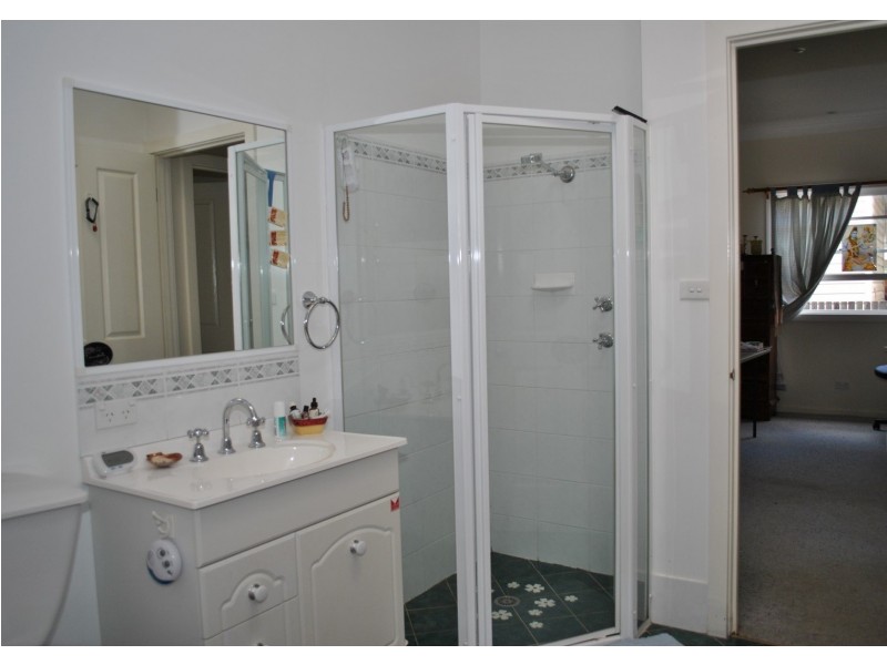 112 Douglas Street, Nowra NSW 2541