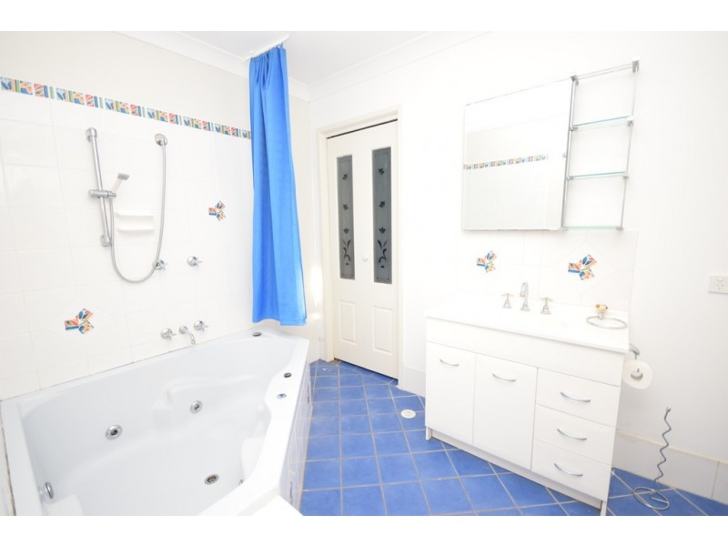 75 River Road, Shoalhaven Heads NSW 2535