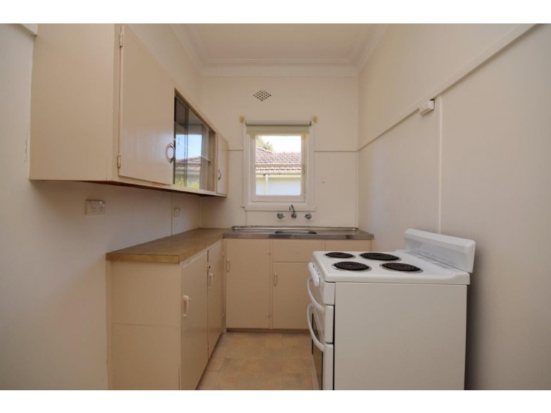 182 McKay Street, Nowra NSW 2541