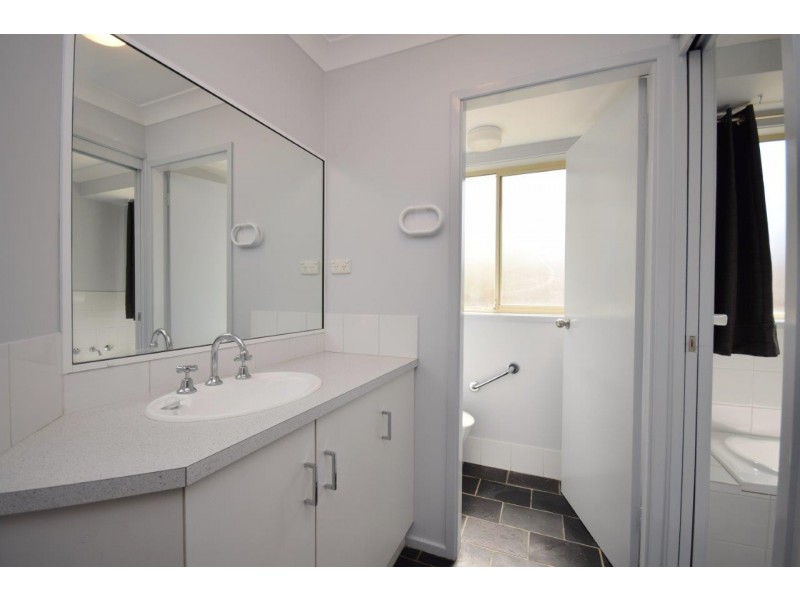 10 Rosewood Close, Nowra NSW 2541