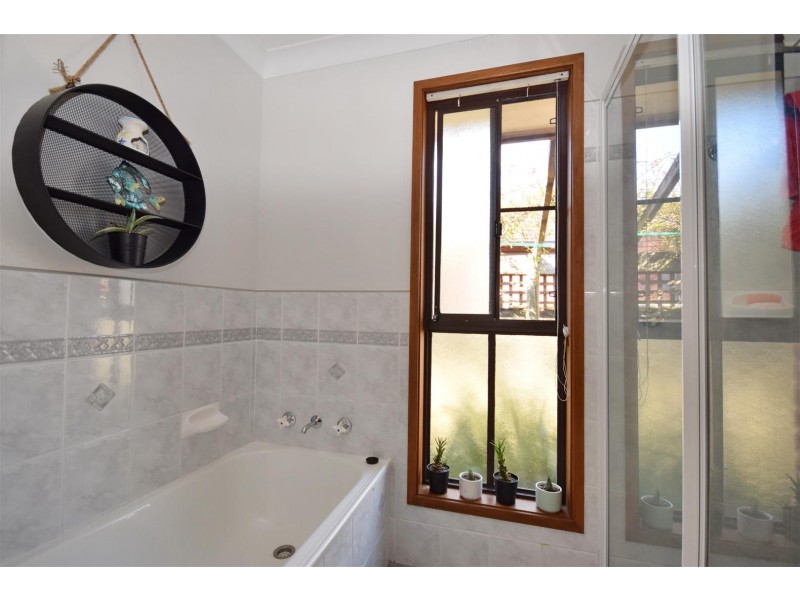 6 Booragal Place, North Nowra NSW 2541