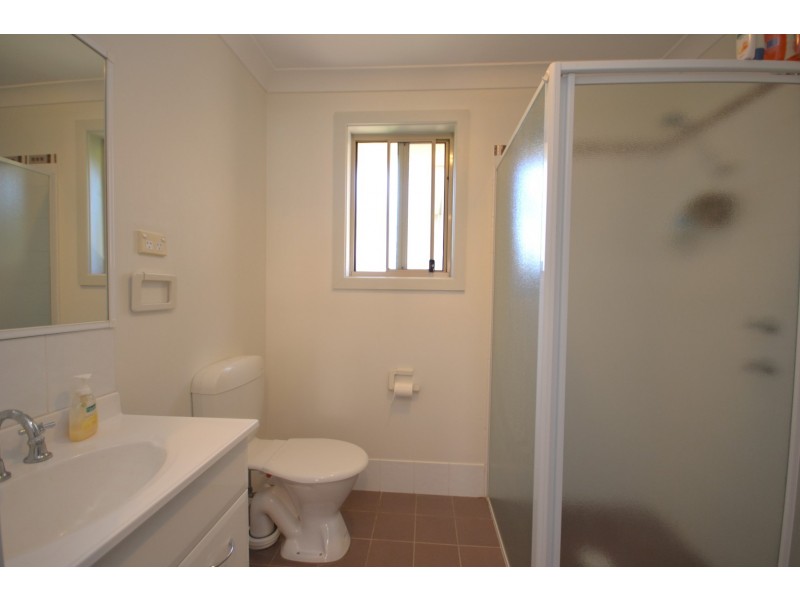 17 Emerald Drive, Meroo Meadow NSW 2540