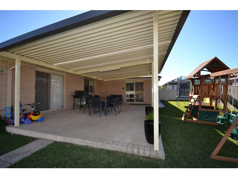 17 Emerald Drive, Meroo Meadow NSW 2540