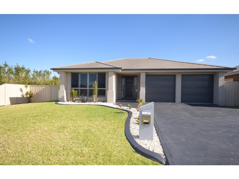 3 Blue Bell Way, Worrigee NSW 2540