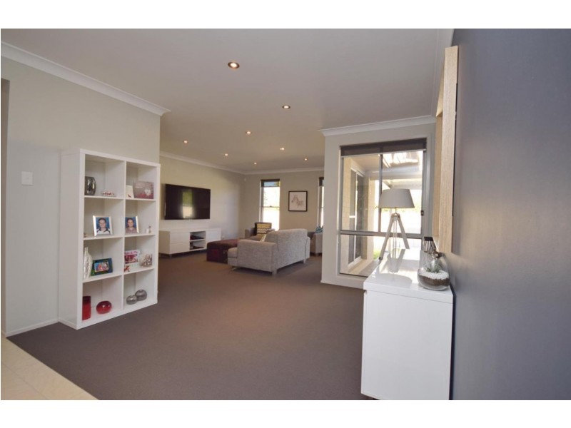 3 Blue Bell Way, Worrigee NSW 2540