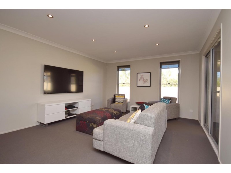 3 Blue Bell Way, Worrigee NSW 2540