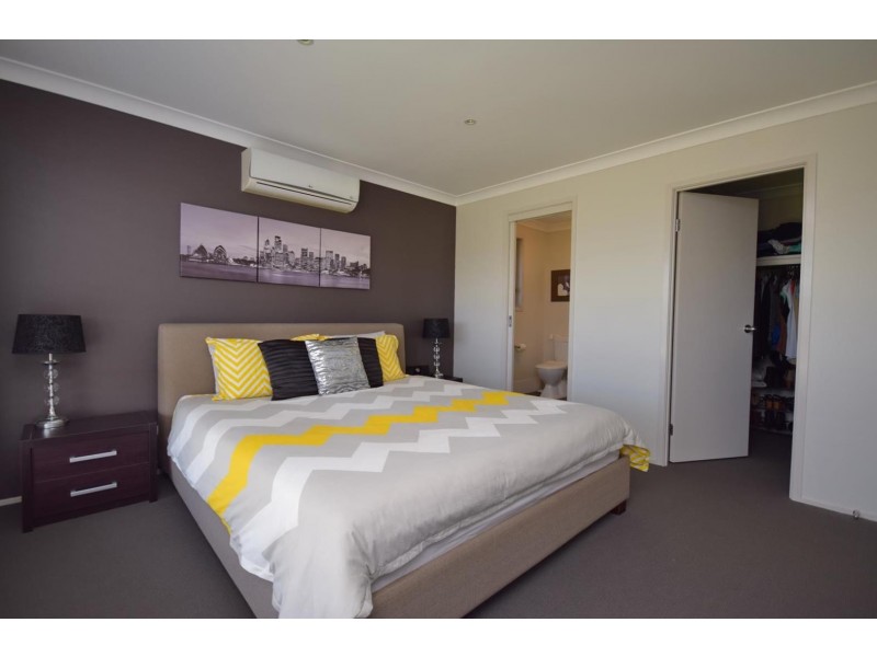 3 Blue Bell Way, Worrigee NSW 2540