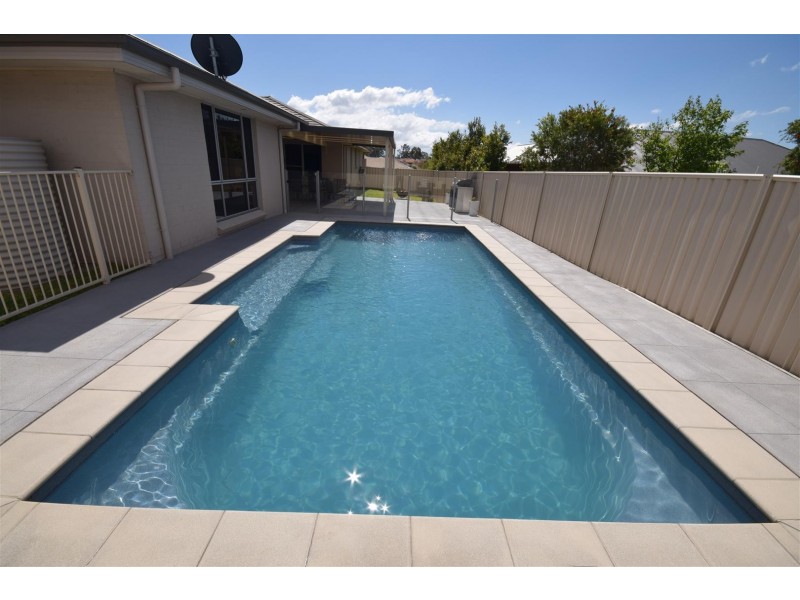 3 Blue Bell Way, Worrigee NSW 2540