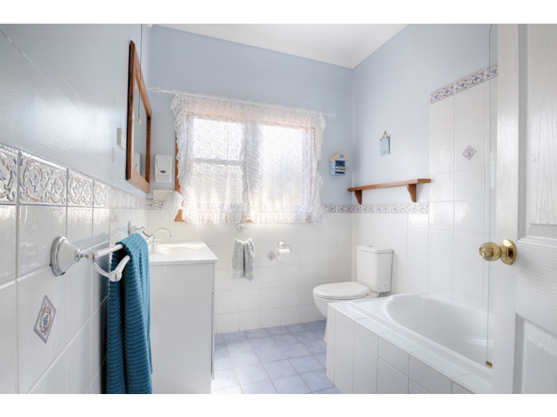 32 Douglas Street, Nowra NSW 2541