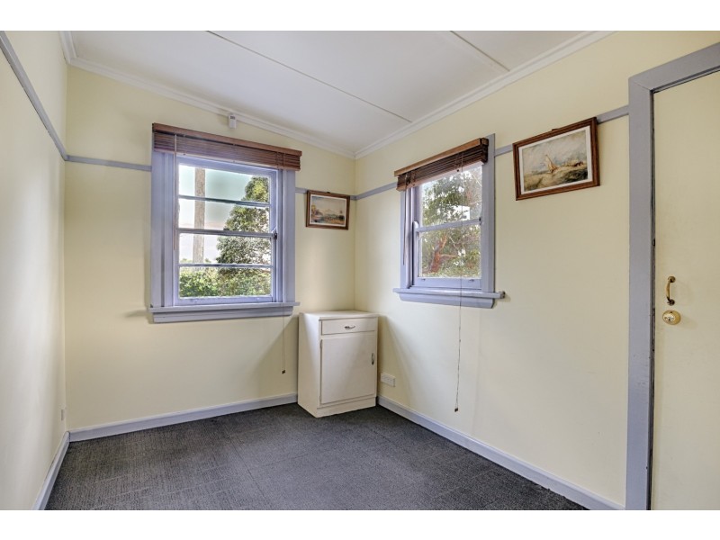32 Douglas Street, Nowra NSW 2541