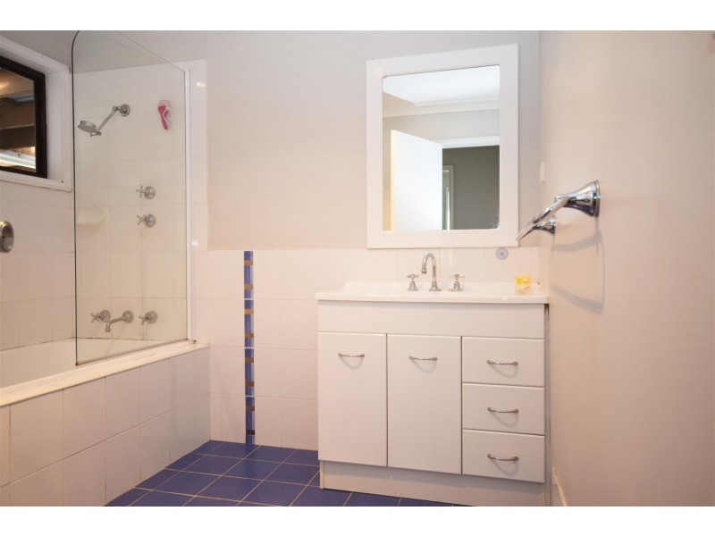 284 Princes Highway, Bomaderry NSW 2541