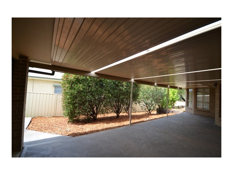 29 Emerald Drive, Bomaderry NSW 2541