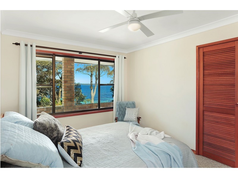 37 Cyrus Street, Hyams Beach NSW 2540