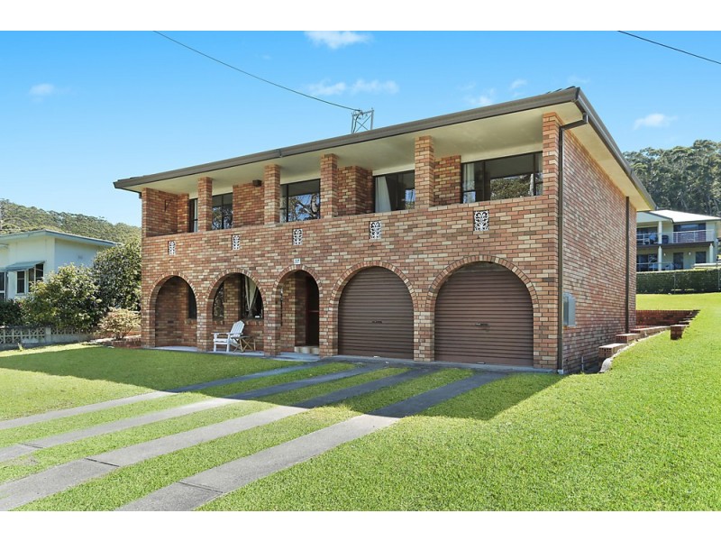 37 Cyrus Street, Hyams Beach NSW 2540