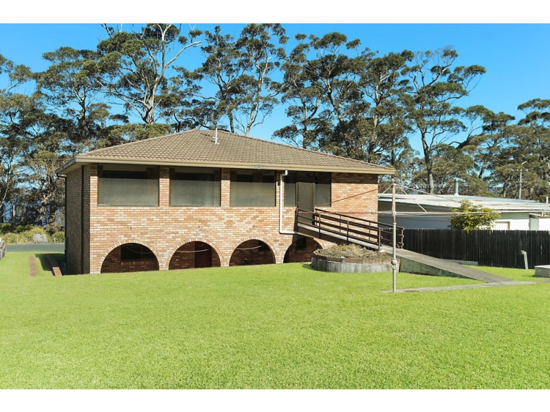 37 Cyrus Street, Hyams Beach NSW 2540