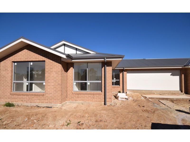 6/4 Dryden Close, Nowra NSW 2541